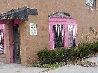 2nd image of 3554 Monroe St