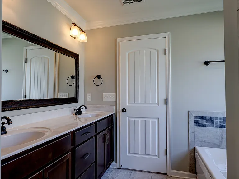1008 Meadowview Ln — Photo 42
