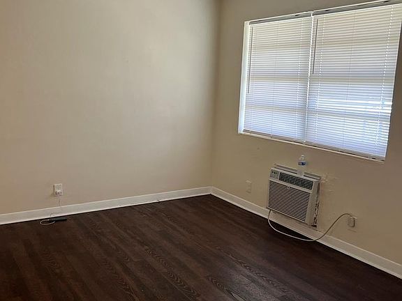 2nd image of 11870 NE 16th Ave #3