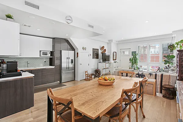 Rented by Compass | media 7