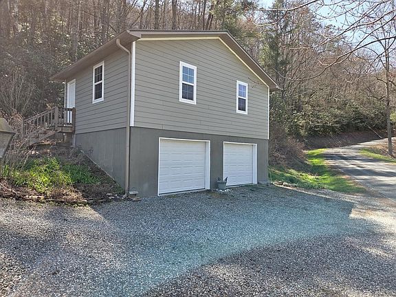 3rd image of 575 Licklog Rd
