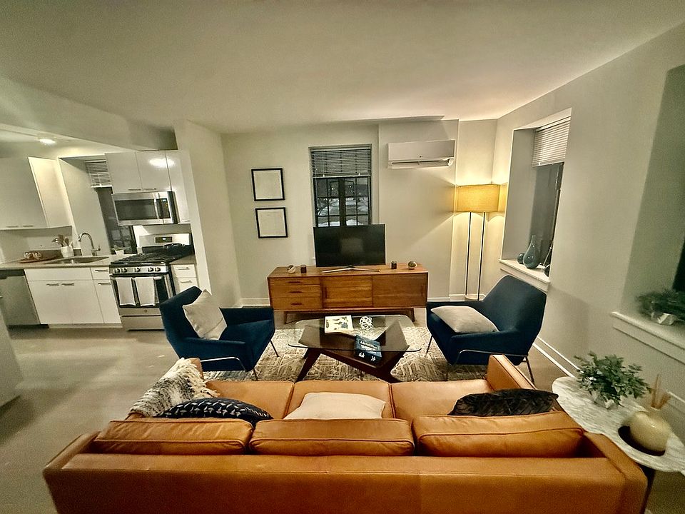 1st image of 2948 N Clybourn Ave #2