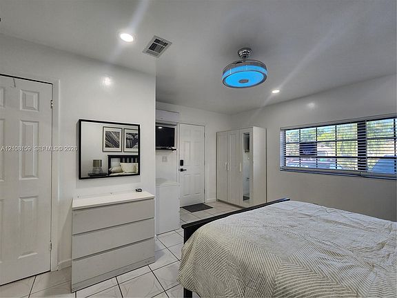 3rd image of 2401 SW 87th Ave #A