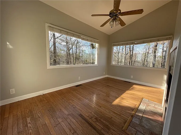 3492 Point View Cir — Photo 41
