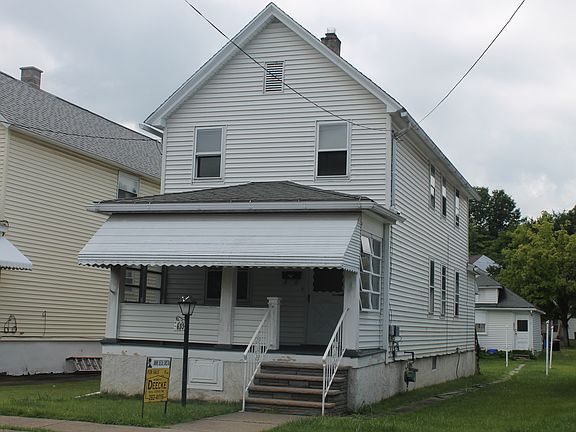 2nd image of 633 Ash St