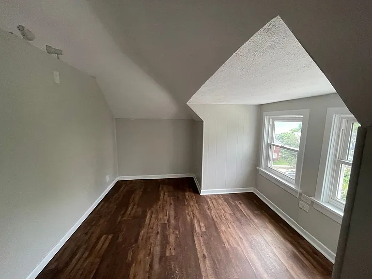 147 Meade Ave - (06120) — Photo 7