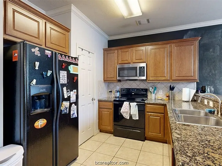 332 Forest Dr — Photo 8