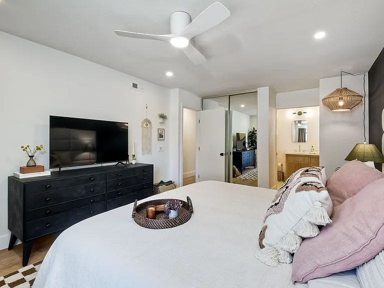 822 Caminito Rosa — Photo 12
