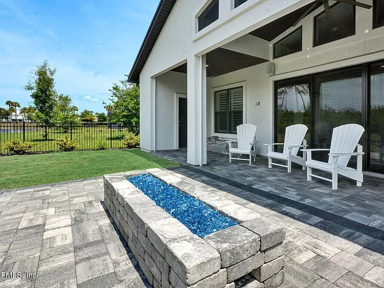 104 Marquesa Cir — Photo 36
