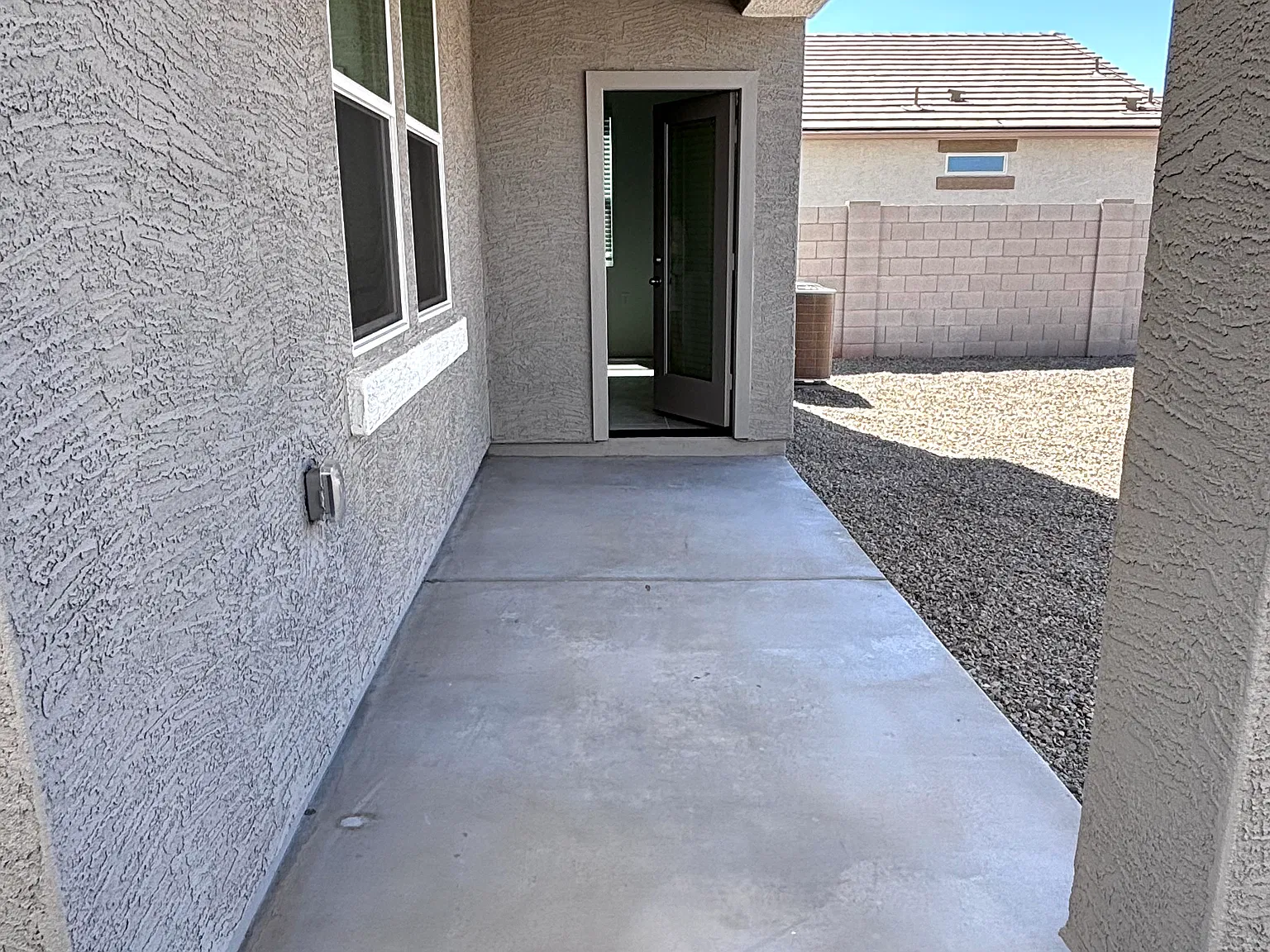 4 bed, 2.5 bath, 1965 sqft, $2,295 — Photo 4