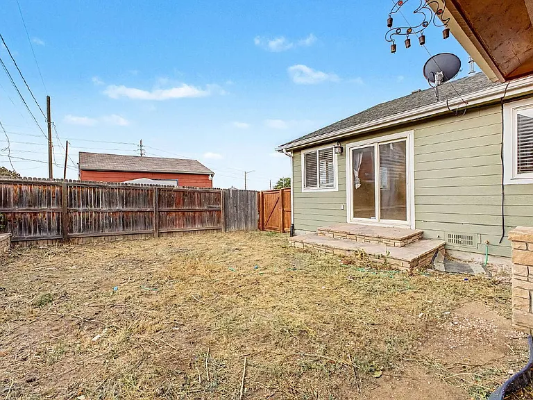2073 W Hillside Ave — Photo 21