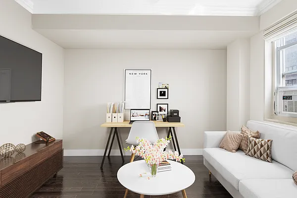 Sold by Compass | media 25