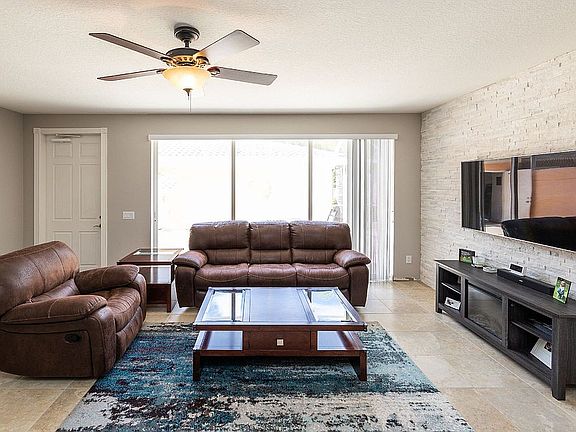 5th image of 1860 Burgos Dr