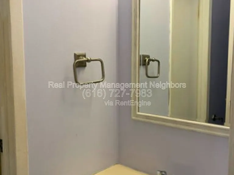 4326 Norman Dr SE — Photo 2