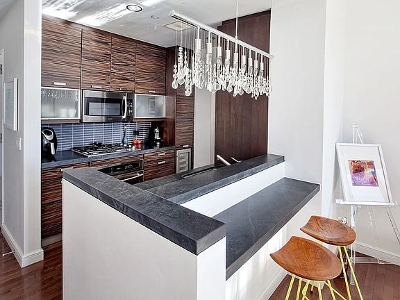 5th image of 101 W 24th St APT 11C