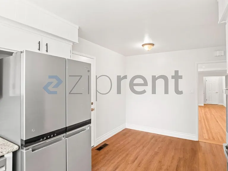 1443 Jeffery Ave — Photo 12