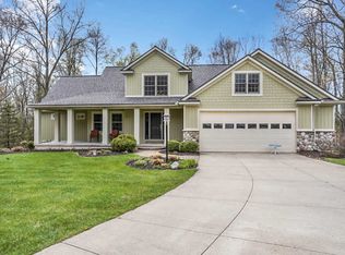11220 Headwaters Ct NE, Lowell, MI 49331