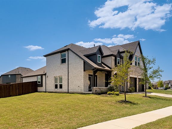 2nd image of 1907 Huron Dr