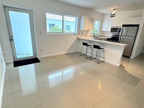 4th image of 8035 Crespi Blvd APT 2