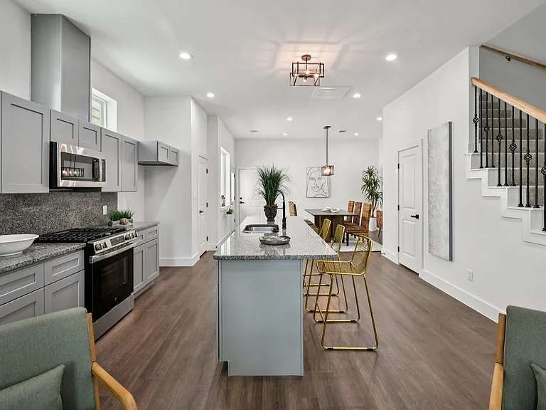 6808 Madrid St — Photo 16
