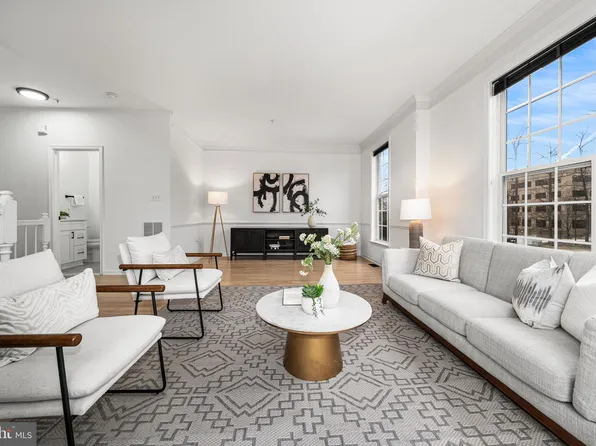 12180 Abington Hall Pl APT 207, Reston, VA 20190