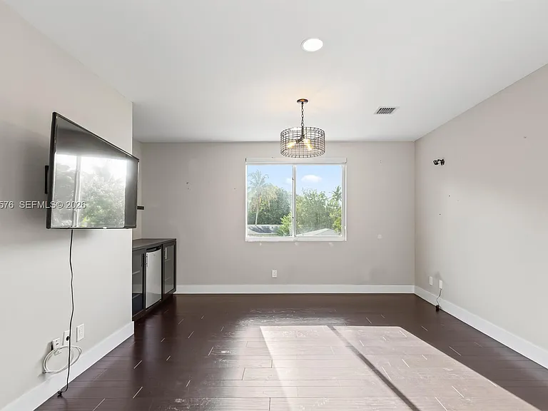 617 SW 17th St — Photo 18