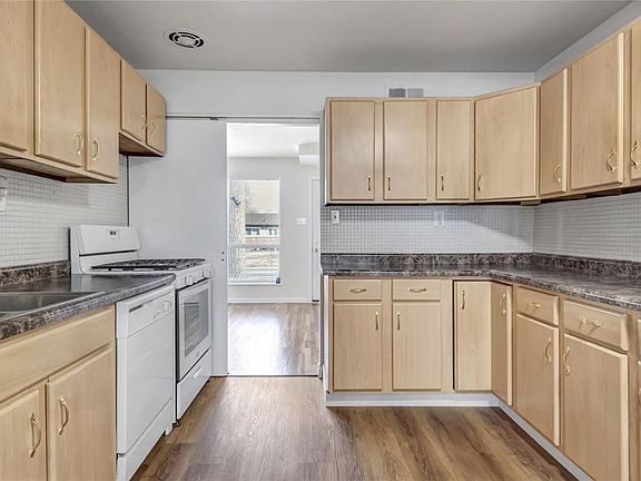 5th image of 95 Lynn Meadows Ln