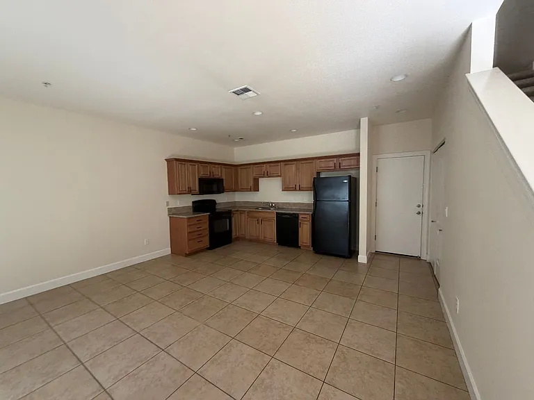 165 Lancaster Dr #2 — Photo 13