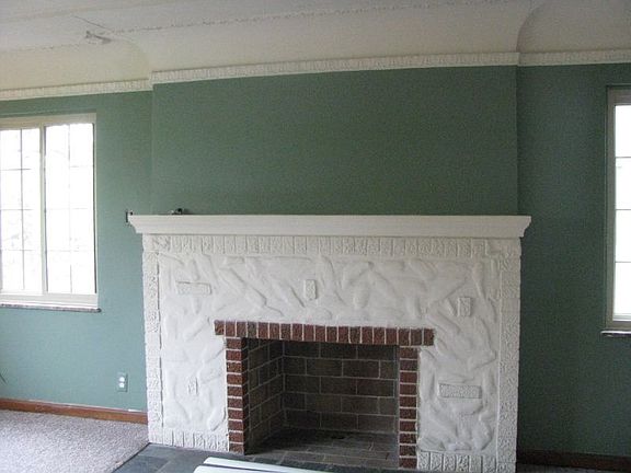 841 Oakland #2 fireplace