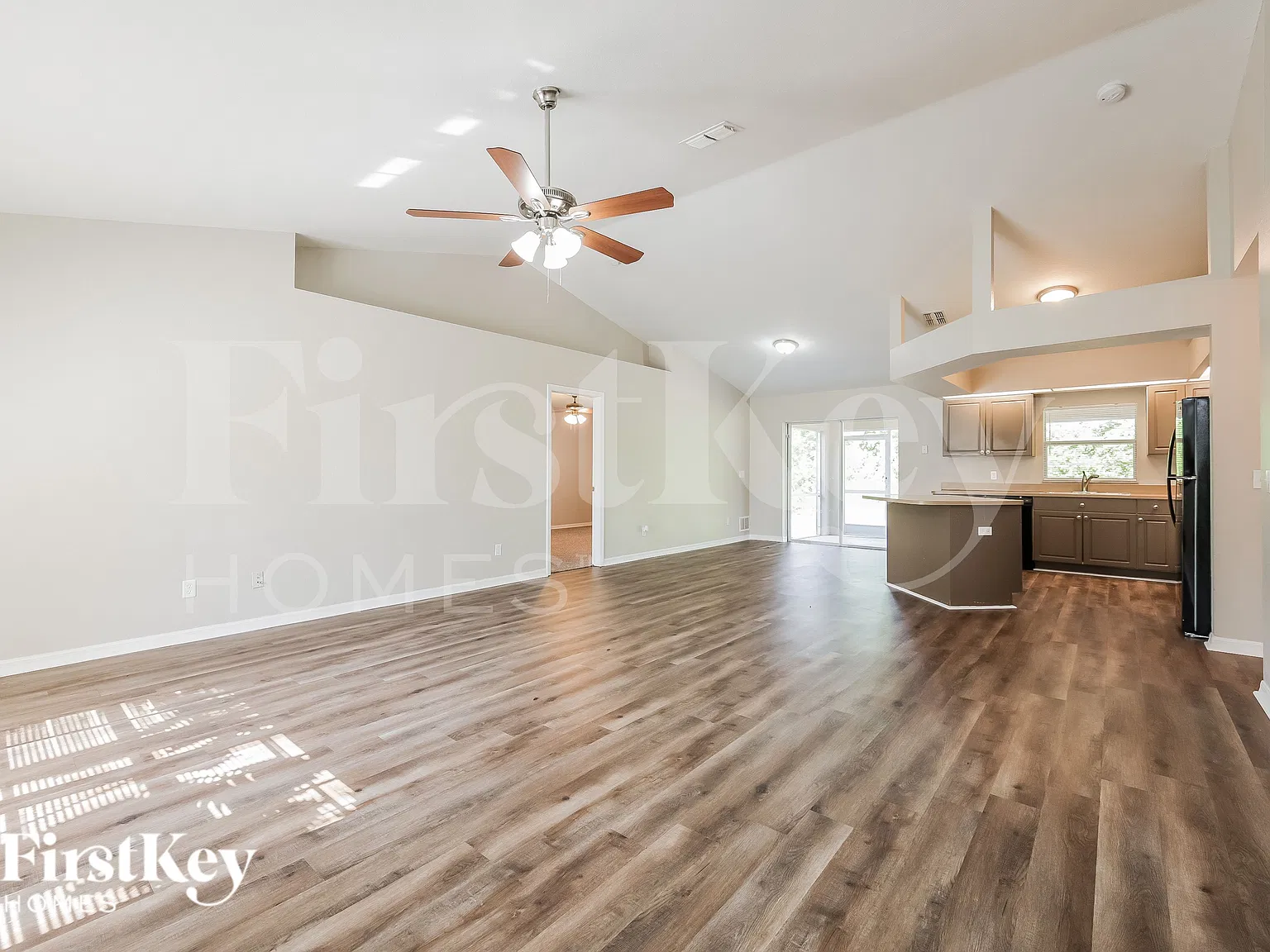 3 bed, 2.0 bath, 1476 sqft, $1,835 — Photo 3