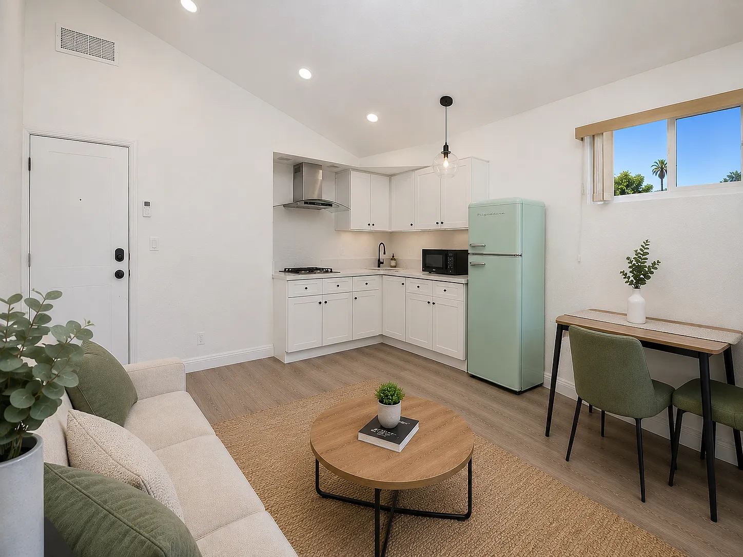 1 bed, 550 sqft, $2,500 — Photo 1