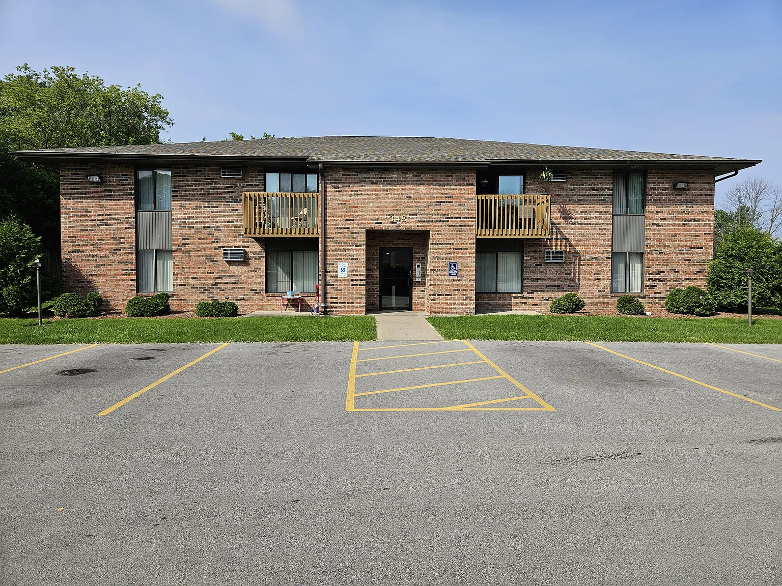 2 bed, 900 sqft, $925 — Photo 1