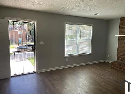 939 Silverwood Dr — Photo 12