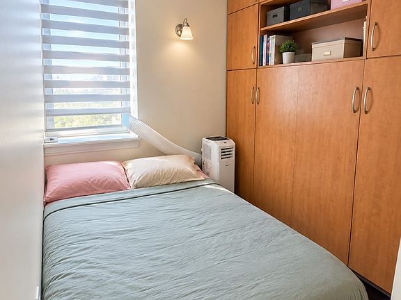 5th image of 2727 Keele St #619