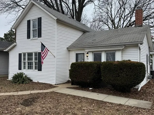 108 E Cleveland Ave, Heyworth, IL 61745