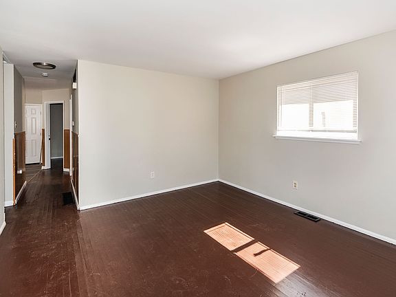 4th image of 10344 Baron Dr