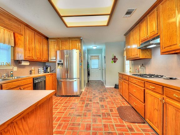 4th image of 7490 Pecan Grove Dr