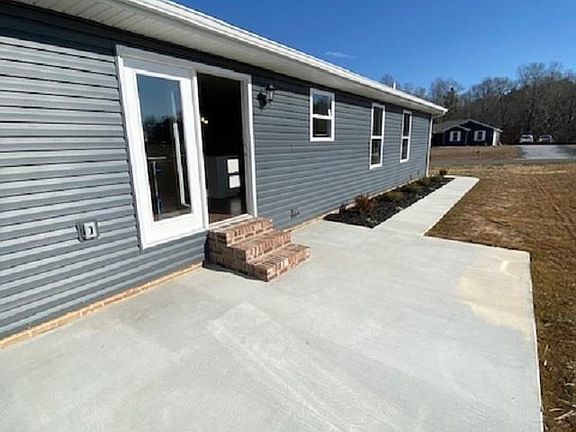 3rd image of 93 Dawson Ln
