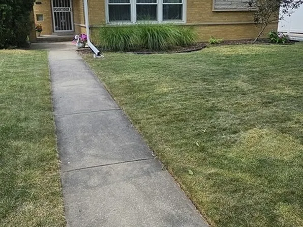 1614 Forest Rd, La Grange Park, IL 60526