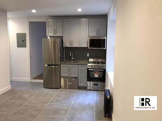 2nd image of 221 Wadsworth Ave #2J