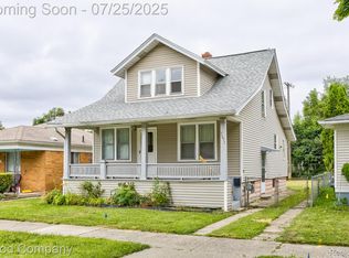 7271 Wiegand Blvd, Center Line, MI 48015