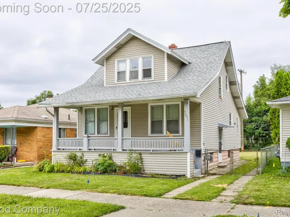 7271 Wiegand Blvd, Center Line, MI 48015