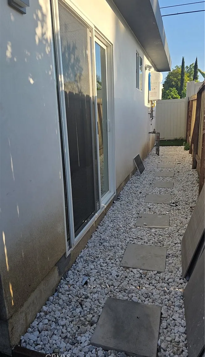 3 bed, 2.5 bath, 1200 sqft, $4,500 — Photo 4