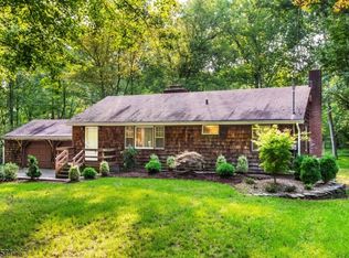 37 Roxiticus Rd, Mendham, NJ 07945