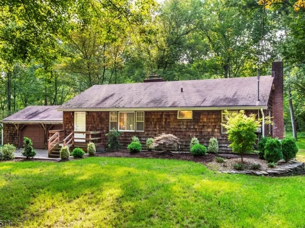 37 Roxiticus Rd, Mendham Twp., NJ 07945