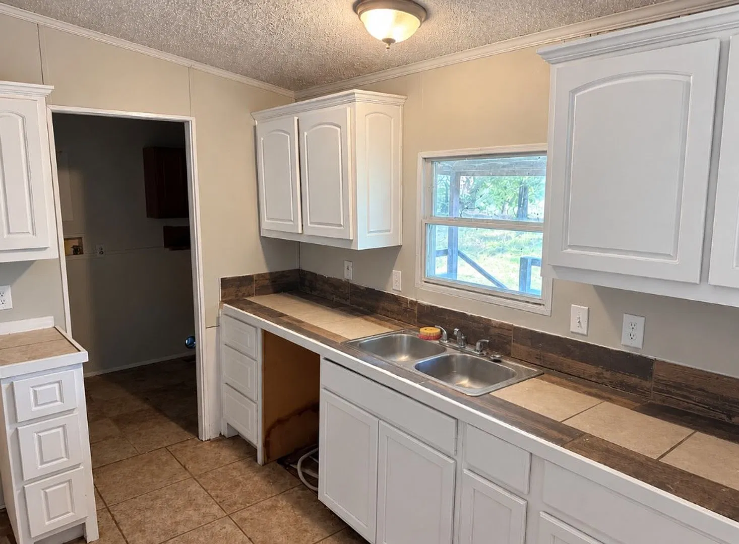 A Deer Hunter's Dream! 10.92 Beautiful Acres With Abundant Wildlife & Endless Outdoor Possibilities! — Photo 4