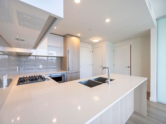 5th image of 618 Carnarvon St #2002