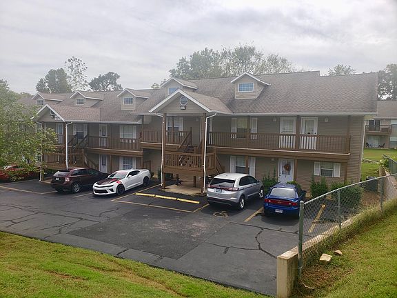 2nd image of 30 Fall Creek Dr APT 1