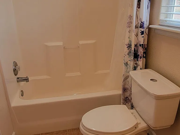 1427 N Challenger Dr — Photo 9
