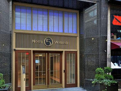 33 W Delaware Pl #402, Chicago, IL, 60610